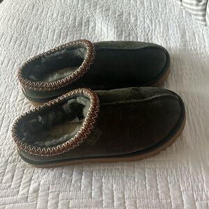 Suede Green Uggs Tasmans